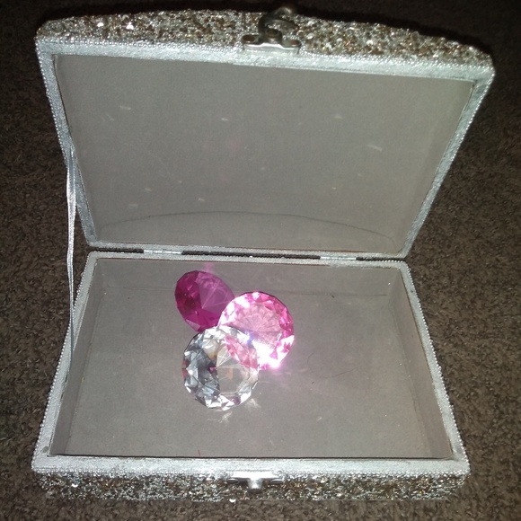 Silver Embellished Jewelry/ Keepsake Box - Picture 4 of 7